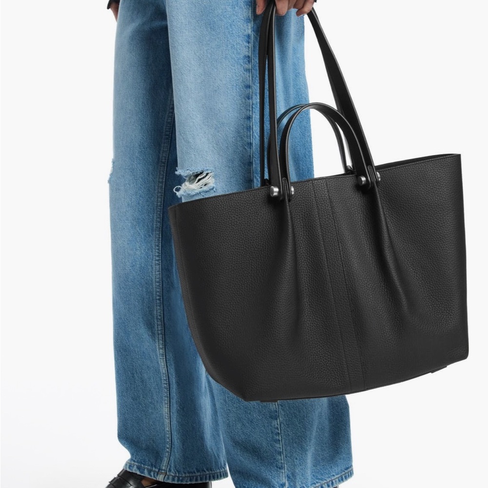 Elegant Black Tote Bag - Picture 14 of 16